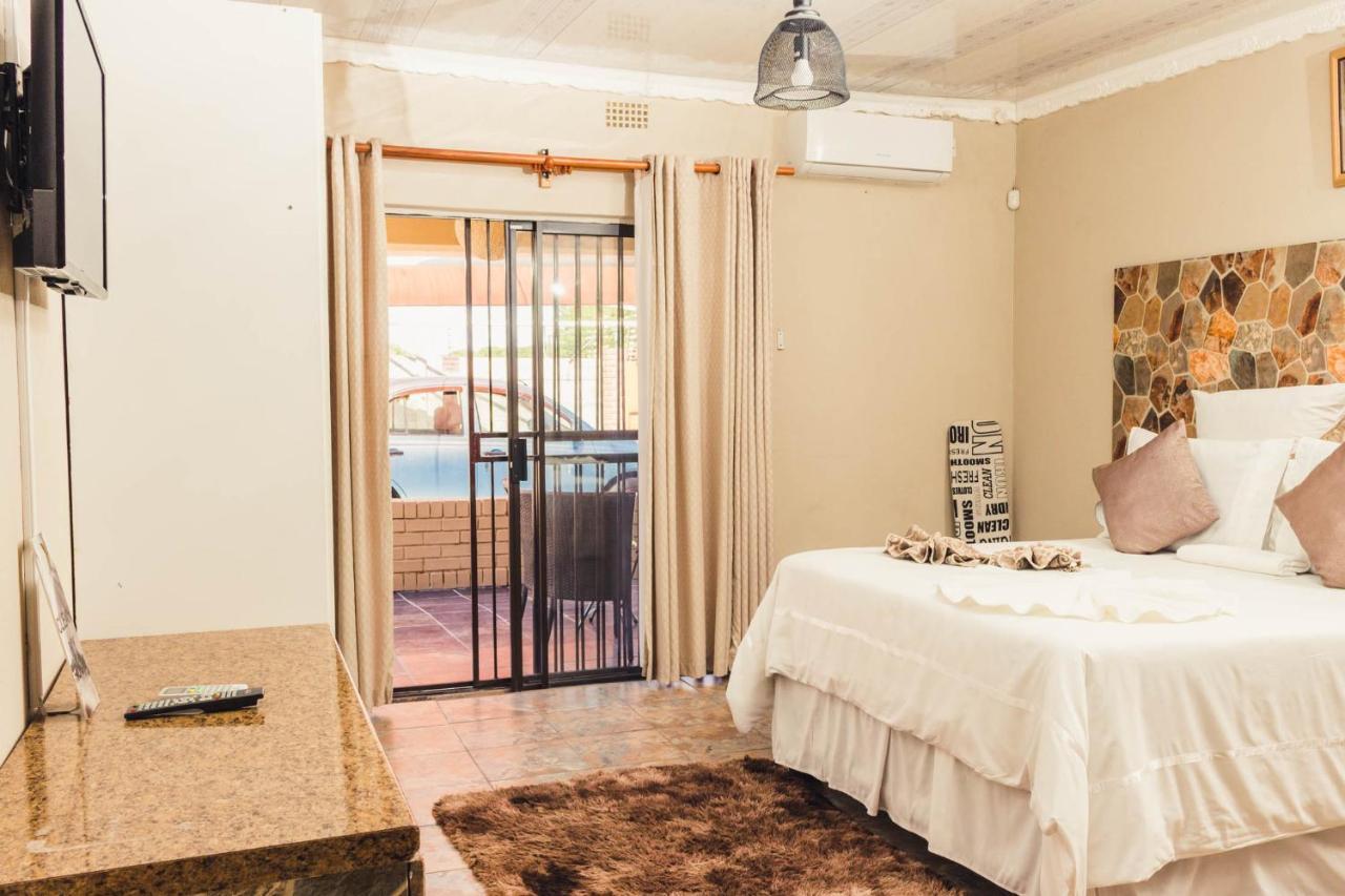 Apical Guesthouse Maun ภายนอก รูปภาพ